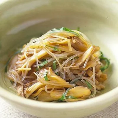 しょうが汁でうま味をひき出す。「まいたけとはるさめのあえもの」
