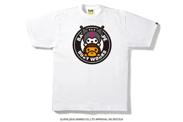 クロミTシャツその2。ちなみにクロミとマイメロは幼なじみ。メンズ・レディース各¥7,800、キッズ¥5,400（すべて税抜）