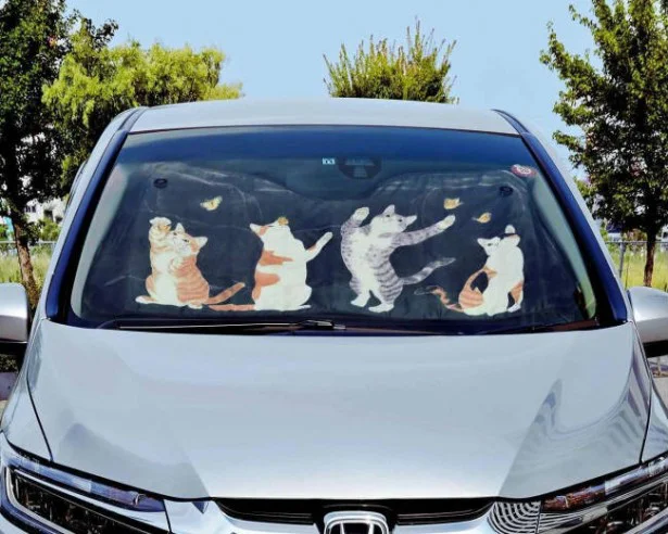 フロントガラスで猫たちが遊ぶ！激萌サンシェード