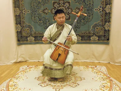 馬頭琴演奏とともに、モンゴル地方の伝統的な歌唱法である“ホーミー”の歌声を聴けるのも貴重な体験！