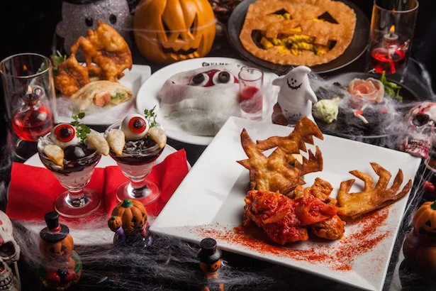ハロウィンは吸血鬼の館でドキドキのディナーを
