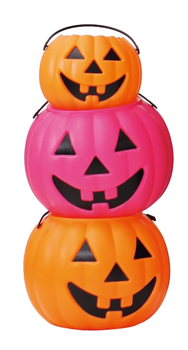 かぼちゃのバケツは、仮装で持ち歩いても、ハロウィンのデコレーションとして飾っても