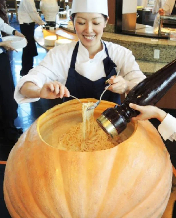 かぼちゃナーラはかぼちゃの鍋で　※かぼちゃナーライメージ