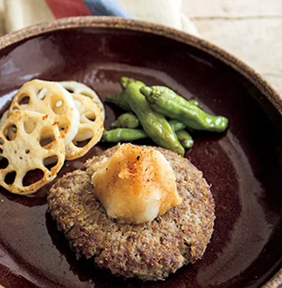ひき肉と同量のキヌアを使うからカロリーダウンにも！