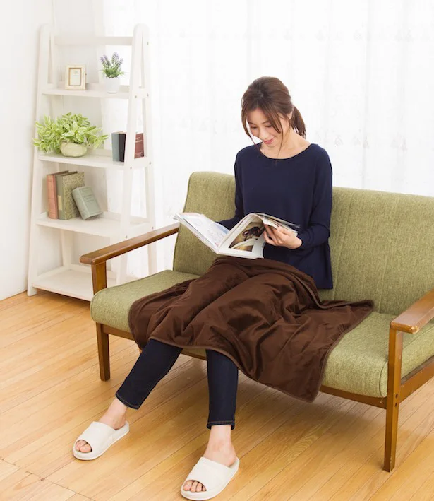 家でも屋外でも使えるヒーター内蔵ブランケットが便利