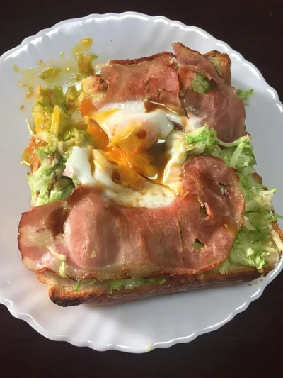 （写真E）切って一口食べるとこうなりました・・・デートじゃなくてよかった（？）