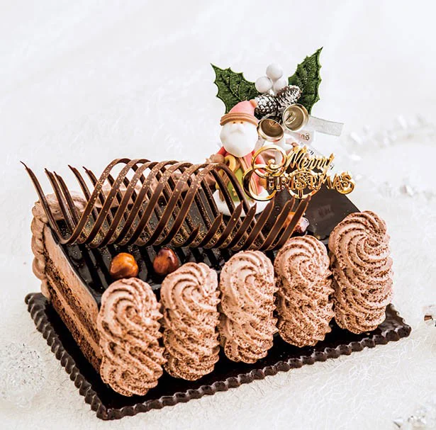 「グランクリュ”トゥーランドット”」（16cm）5000円　限定50台 フランスショコラの最高峰ヴァローナ社の3種のチョコレートを贅沢に使ったケーキ