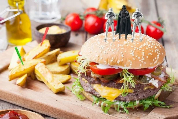 年末年始の集まりを盛り上げる、スター・ウォーズのアツいフードピック
