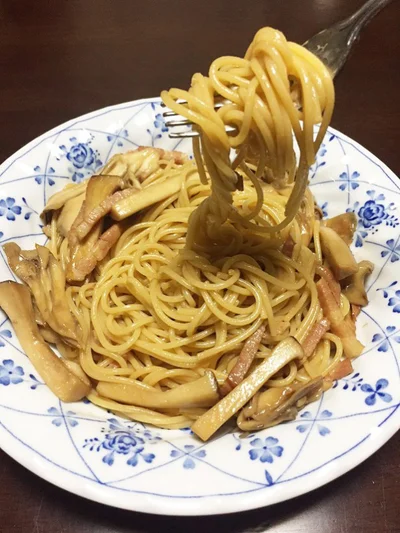 （写真E）食べたらちゃんとカルボナーラでした！ 卵かけご飯のパスタ版として、わが家の定番入り決定