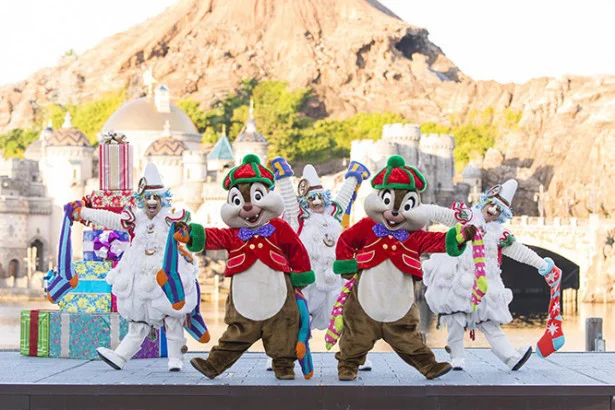 息のあったダンスで魅せるキュートなチップ&デールに、会場も盛り上がる!