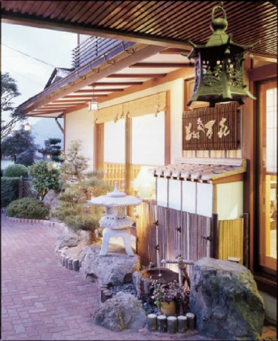 第2位「奥飛騨温泉郷花ごころ万喜（ばんき）」は総部屋数6室のおもてなしの宿