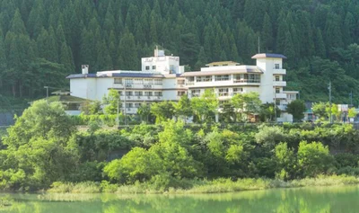 日本三霊山のひとつ石川県白山にある第3位「白峰温泉 ホテル八鵬」
