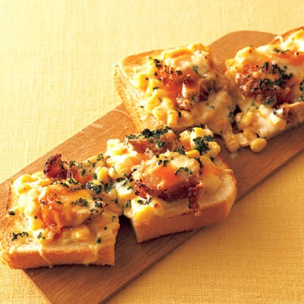 コーン缶と惣菜で作れる簡単レシピ「から揚げマヨコーンピザトースト」