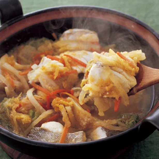 カレー粉で、たらがスパイシーなおいしさに！