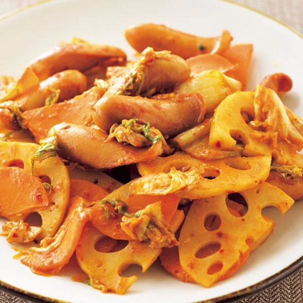 【夕飯レシピ】残り物を上手に活用！低カロリーな「ソーセージ入りキムチ野菜炒め」