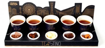 【写真を見る】5種類の利き紅茶ができる「TEASTING（ティースティング）」