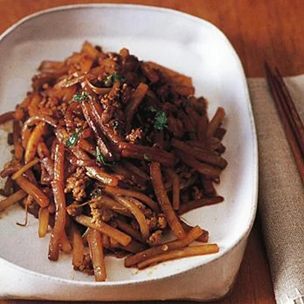 麻婆豆腐や回鍋肉以外にも使い道はある！ 中華料理の定番調味料・甜麺醤を使ったレシピ5選