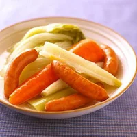 野菜をたっぷり煮込んで、体がぽかぽか温まるスープ5選