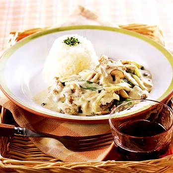 牛肉と絹さやのクリーム煮