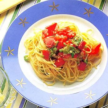 トマトとオクラの冷たいスパゲッティ