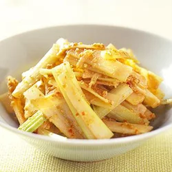 セロリのピリ辛甘酢サラダ