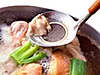 アクがたくさん出るので、ていねいに取り除くこと