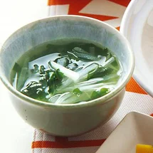 大根とわかめの中華スープ