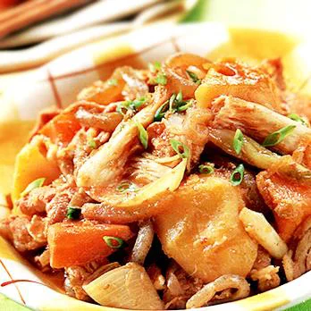 キムチ肉じゃが