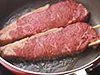 初めは強火で、焼き色がついたら中火にする