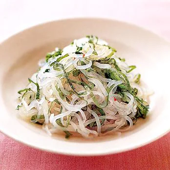 青じそとしらたきのタイ風あえもの