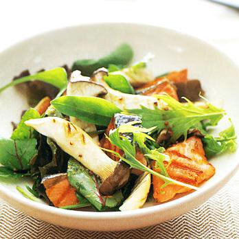 エリンギと鮭のサラダ仕立て By藤野嘉子さんの料理レシピ プロのレシピならレタスクラブ