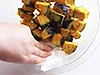 余分な水けがあるとサラダが水っぽくなるので注意