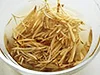 すぐに酸化して変色するので、切ったそばから水にさらす