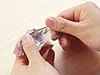 あじの刺し身用三枚おろしは、皮が残っているので、むくひと手間で、歯ざわりがよくなる。