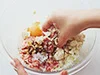 豆腐の水きりが足りないと水分が出てたねがゆるくなるので注意。