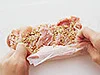 ラップを使ってぴっしりとかたく巻く
