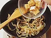 炒めてから調味料を加えると味がなじみやすい