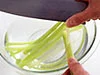すぐに冷水にとることできれいな緑色に仕上がる
