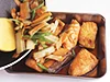 野菜も炒めてから漬ける。玉ねぎは生のままで。