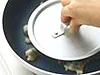 ふたでしっかり押さえて平らに形よく