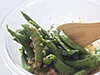 すぐにドレッシングに加えてあえると味がよくしみる