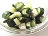 塩をふってしんなりさせることで短時間で味がしみる