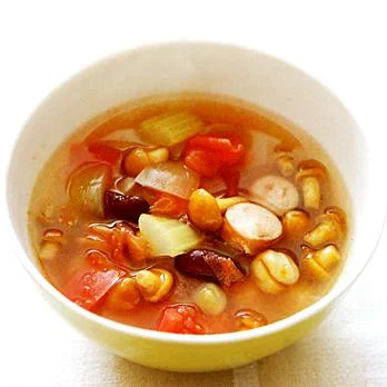 トマトたっぷり豆のスープ
