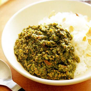 ほうれん草とひき肉のカレー（１）