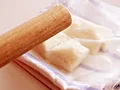 ポリ袋に入れてめん棒でたたくと飛び散らない