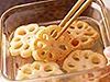 揚げたてを熱いうちに漬け汁に漬けるとよく味がからむ