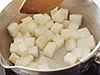 バターで炒めてから煮るとコクが出ておいしい