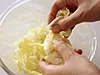 中のほうの葉は筋が少なくやわらかく甘みもあるので生食向き