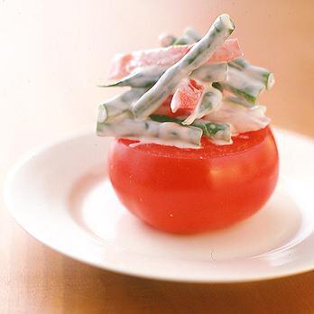 トマトとさやいんげんのカップサラダ