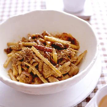 ごぼうと牛肉のスパイシー炒め